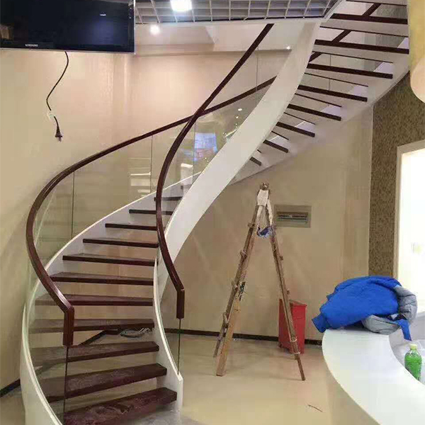 卷板玻璃楼梯