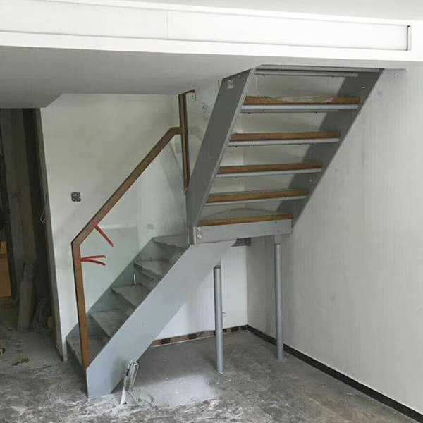 保养钢木楼梯要注意什么呢？